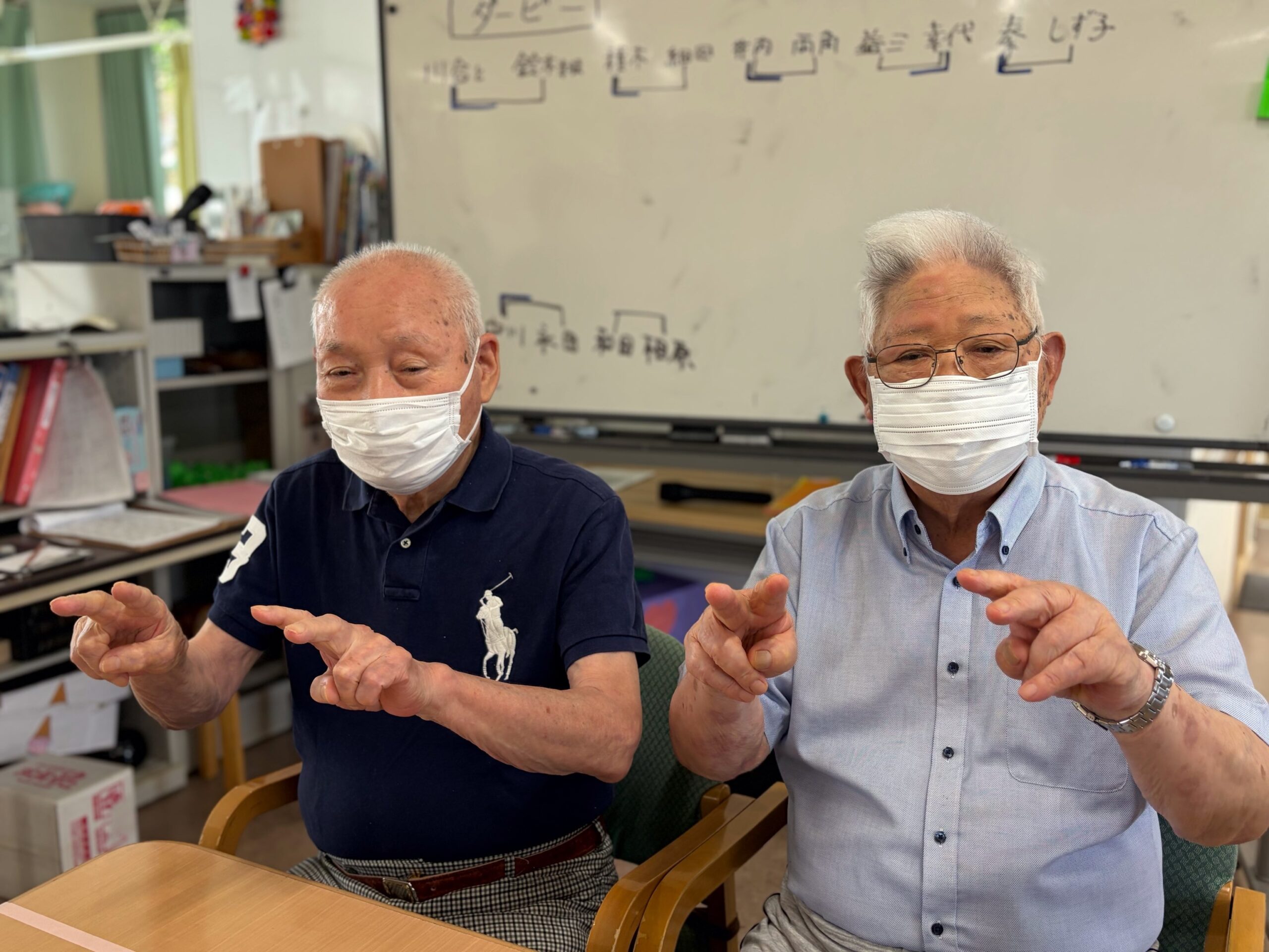 暑い日々が続いていますが、
今日も元気はつらつの男性お2人です！️